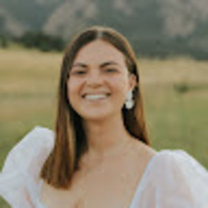 Meet your Posher, Chloe